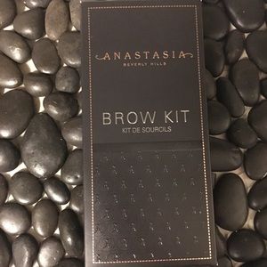Anastasia Beverly Hills Makeup - New Anastasia BH Brow Kit Anastasia Beverly Hills Makeup - New Anastasia BH Brow Kit